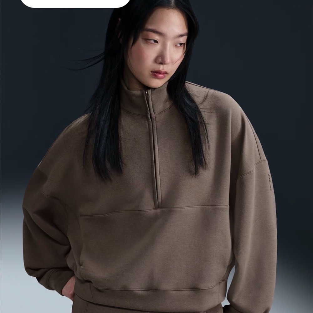 Nike 24.7 ImpossiblySoft
Women's Dri-FIT Oversized 1/2-Zip Top